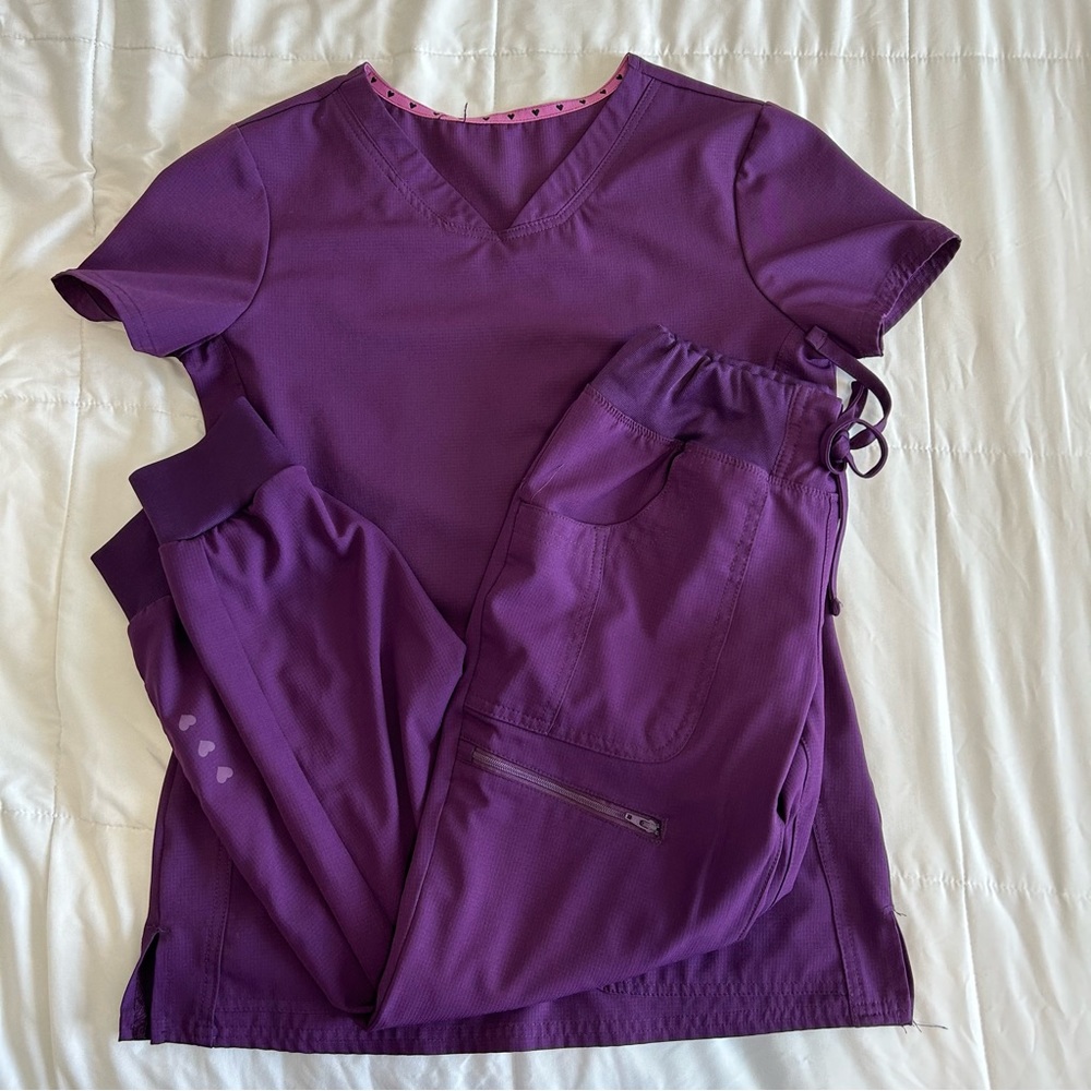 Heart soul scrub top and jogger set PETITE